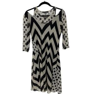 Merchant Mesh Tunic size Medium Black Beige Chevron Cut out Shoulders Lagenlook
